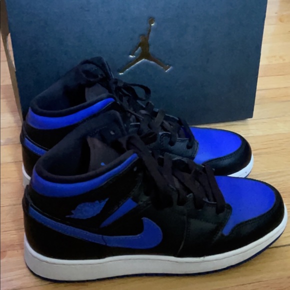 AIR JORDAN 1 MID Black/Hyper Royal-White 👑💙-SOLD - Picture 3 of 6